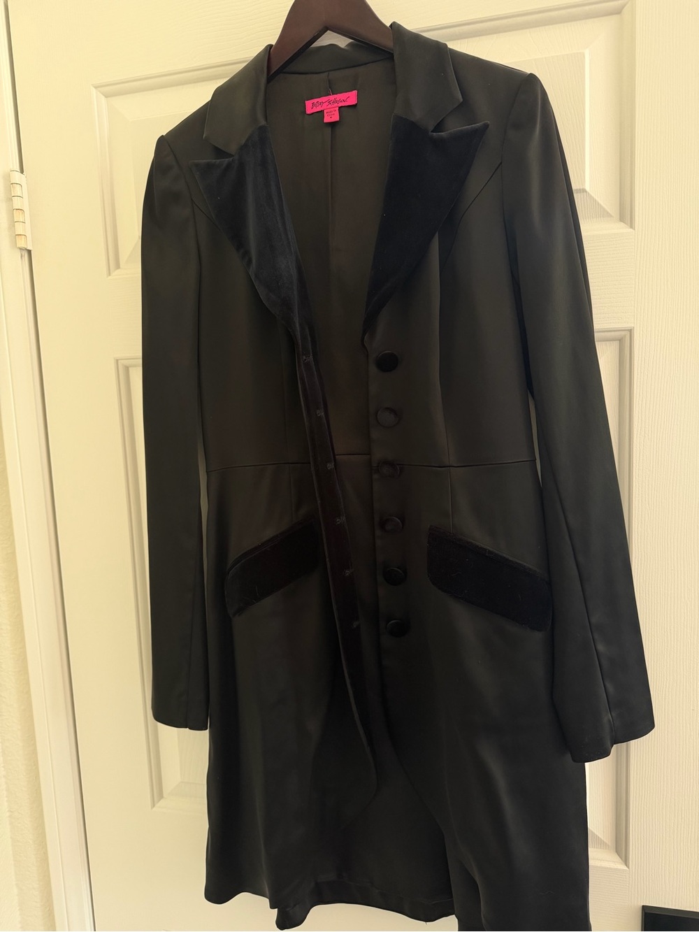 Betsey Johnson Black Trench Coat with Bow & Ruffle Back - Picture 2 of 2